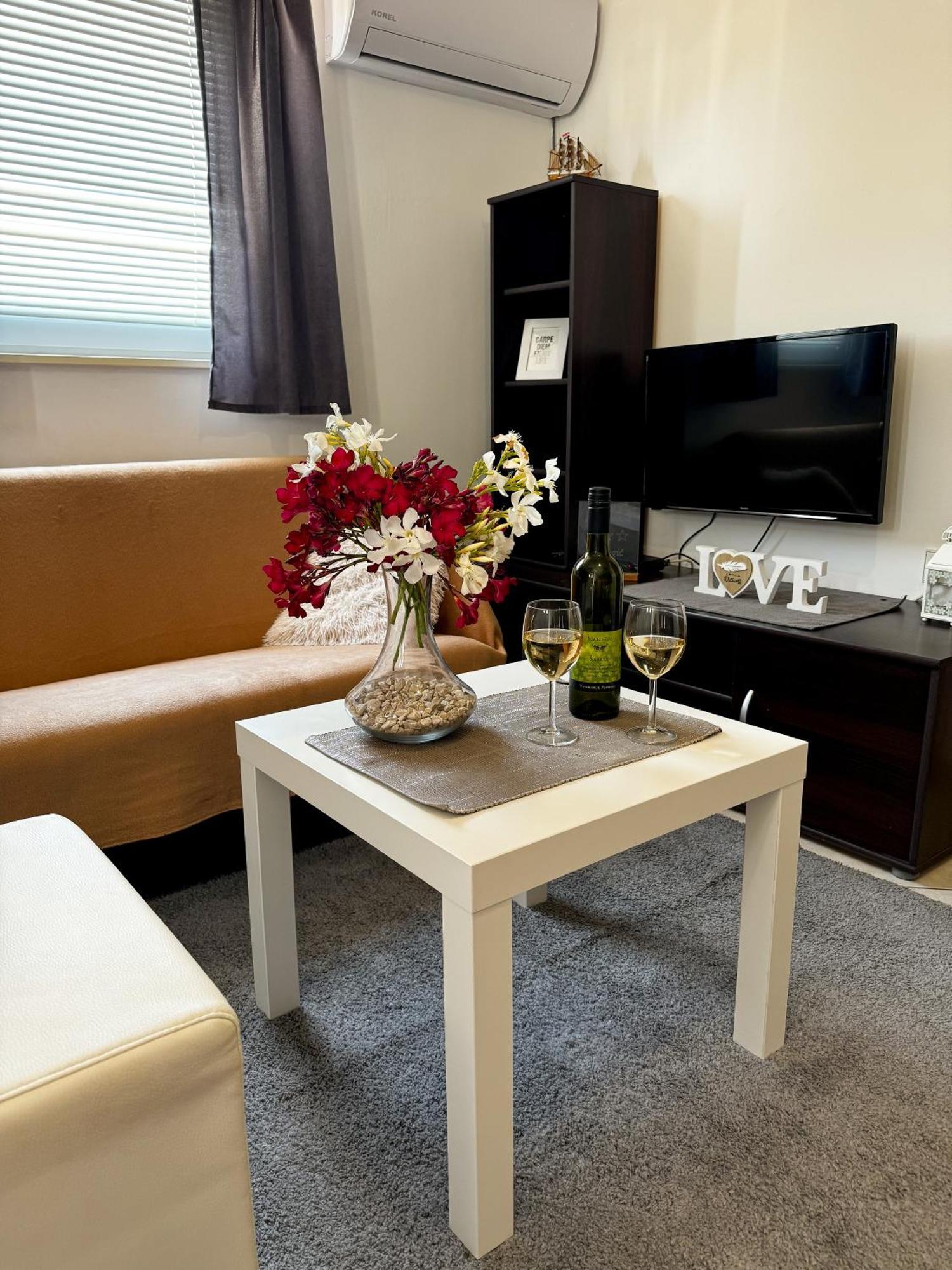 Apartmani Cvangic Vir Exterior foto