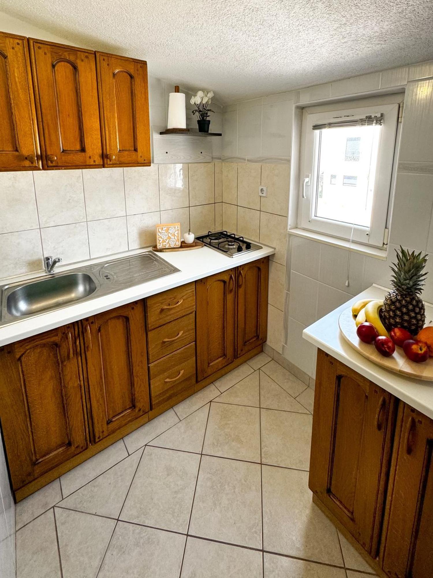 Apartmani Cvangic Vir Exterior foto