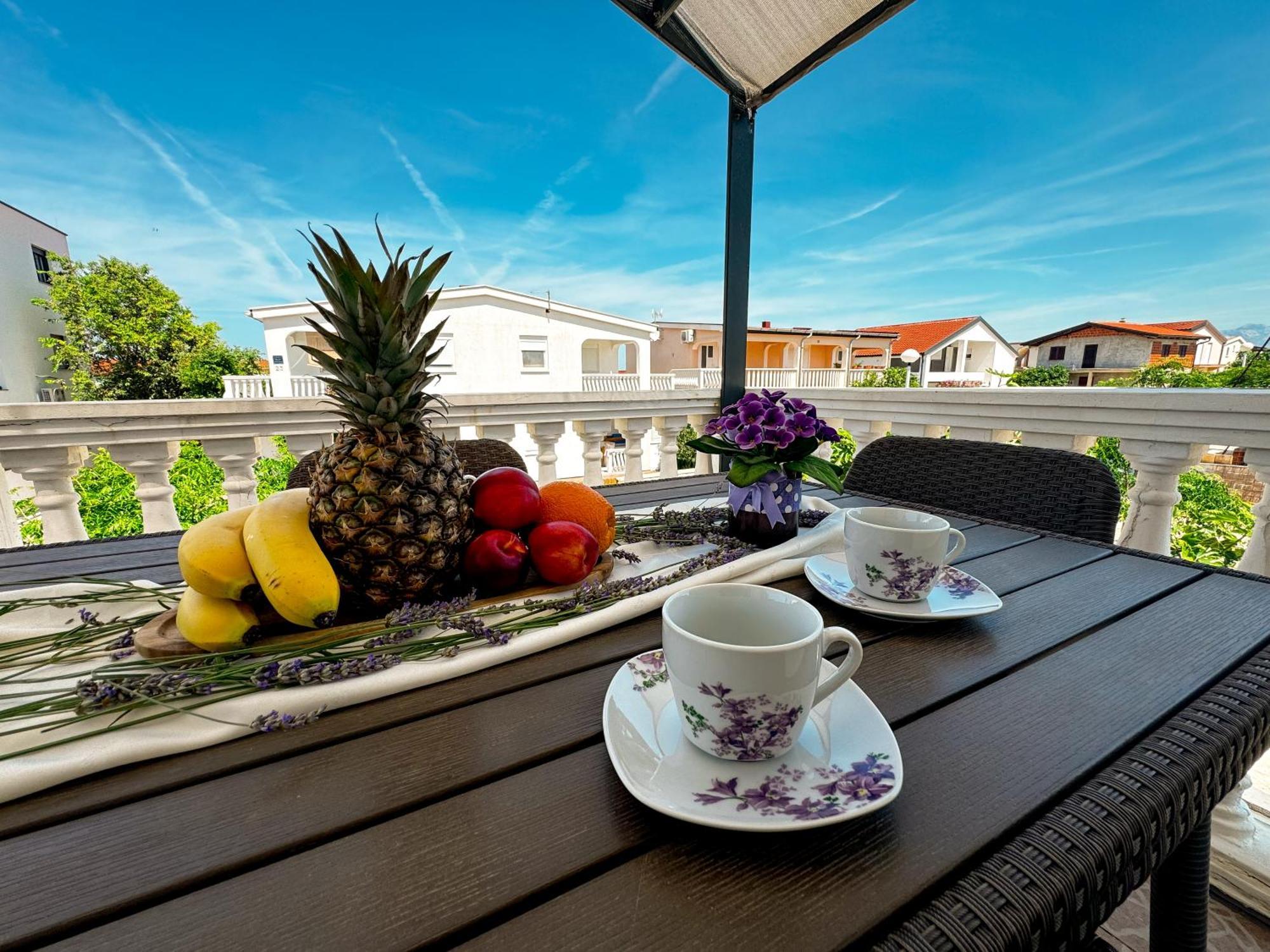 Apartmani Cvangic Vir Exterior foto