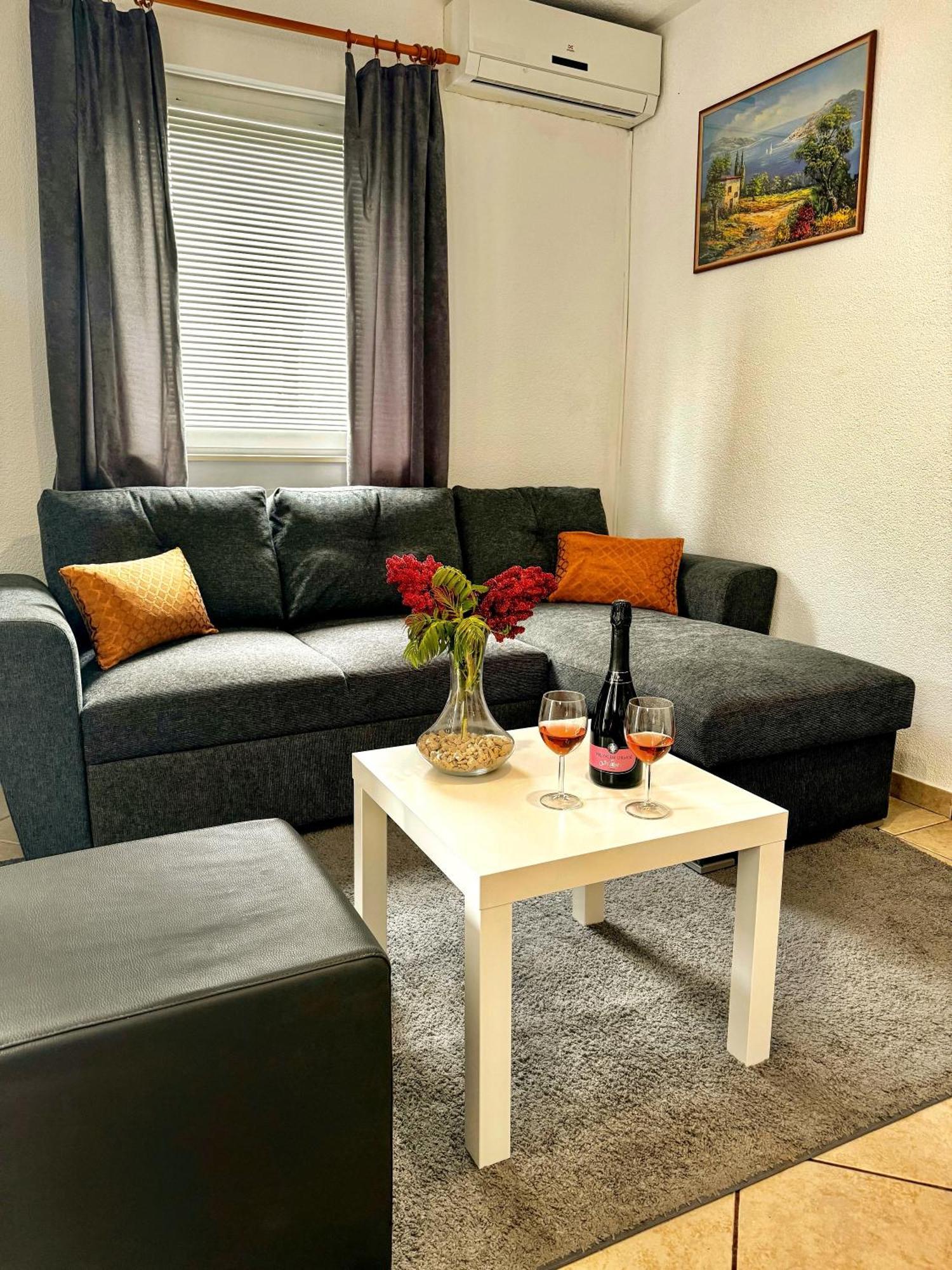 Apartmani Cvangic Vir Exterior foto