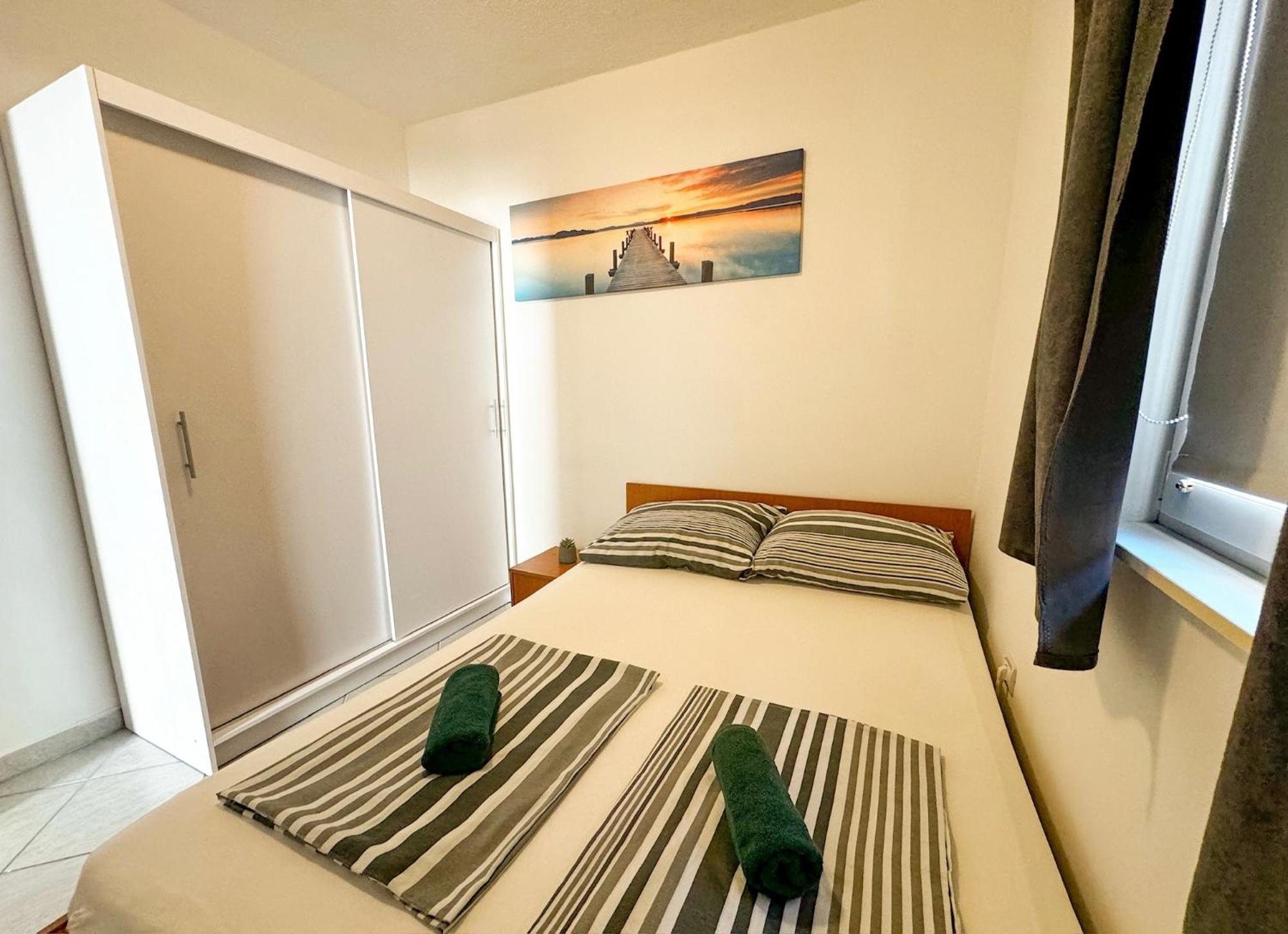 Apartmani Cvangic Vir Exterior foto